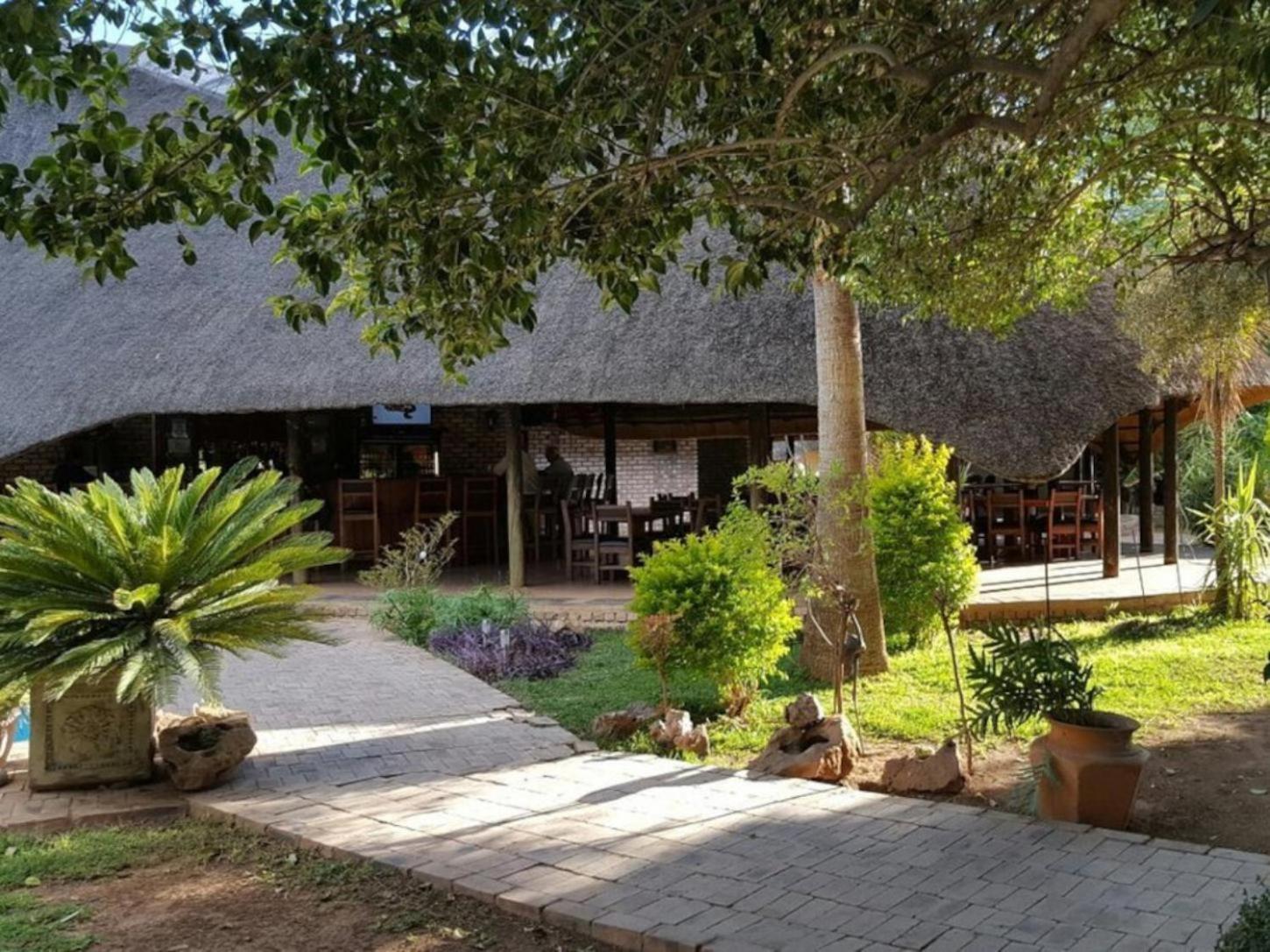 Ombinda Country Lodge Outjo Extérieur photo