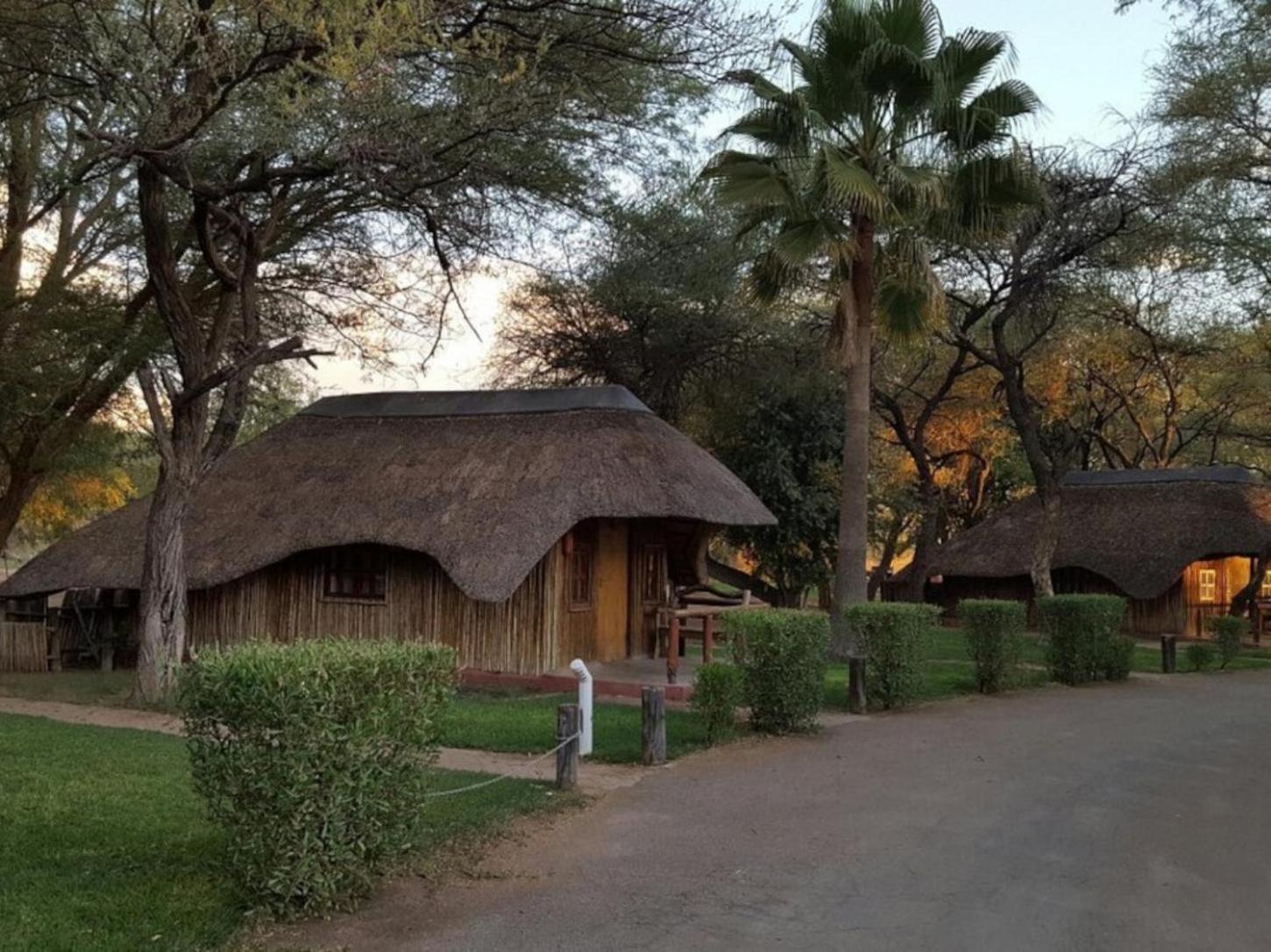 Ombinda Country Lodge Outjo Extérieur photo