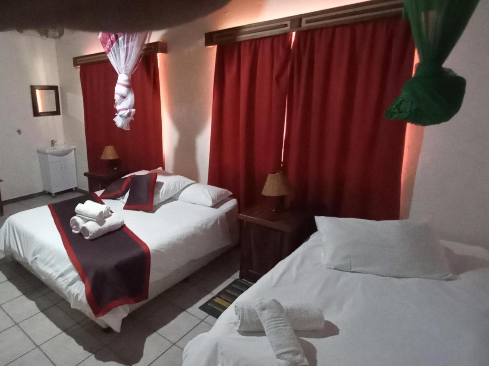 Ombinda Country Lodge Outjo Chambre photo